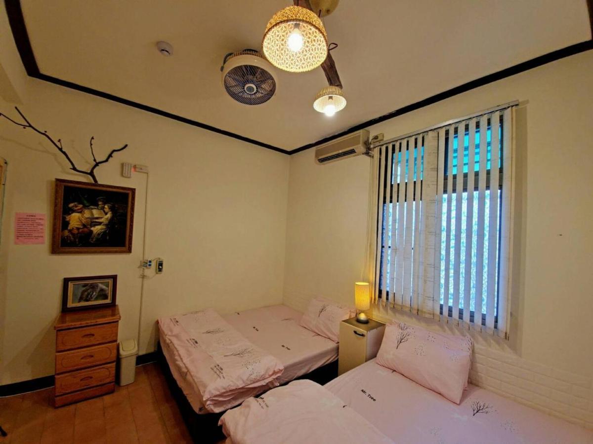 Xincun Seed Homestay Tainan Dış mekan fotoğraf